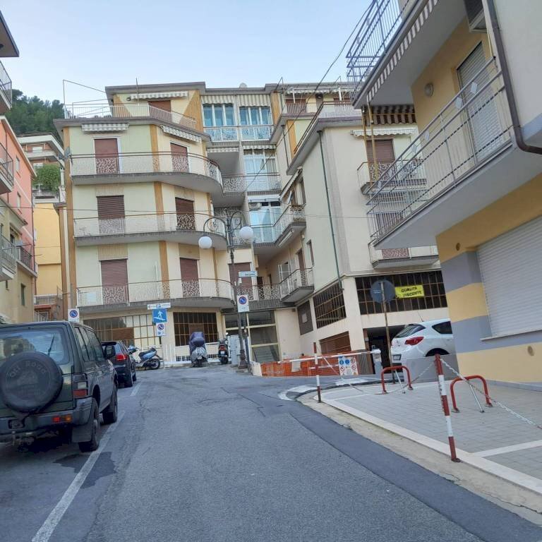 Zona - Box via Bergamo, Laigueglia - photo 2