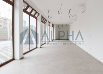 Interno non residenziale - Negozio via Cristoforo Colombo, Bellaria-Igea Marina - foto 3