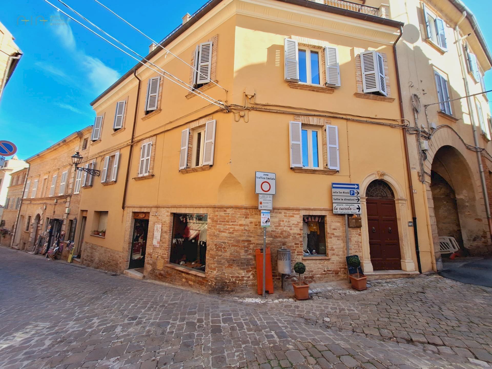 Locale Commerciale Corso Vittorio Emanuele, Ripatransone - foto 1