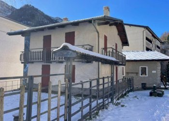 Facciata - Villa via Bellino, Casteldelfino - foto 9