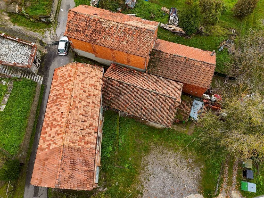 Dettagli - Magazzino Regione Selvapiana, Fabbrica Curone - foto 2