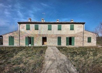 Facciata - Rustico strada Provinciale Carignano, Fano - foto 3