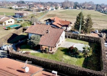 Facciata - Villa via Giacomo Puccini, 9, Sandigliano - foto 28