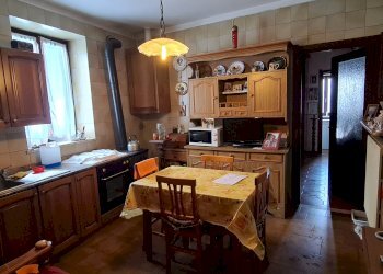 Cucina - Quadrilocale Via Massimino Barale, Roaschia - foto 2