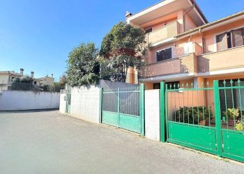 Casa indipendente Via della Costa, Manziana - foto 1