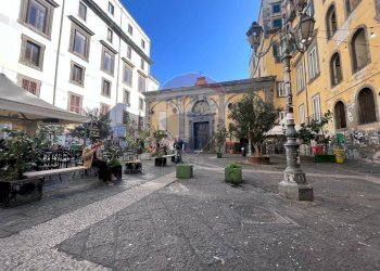 Trilocale Largo Ecce Homo, Napoli (zona San Giuseppe) - foto 1