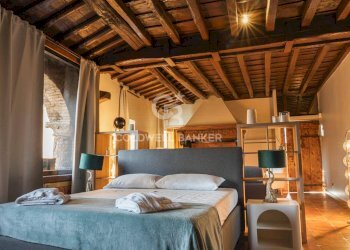 Commercial Activity via del Biscione, Roma (neighborhood Centro Storico) - photo 2