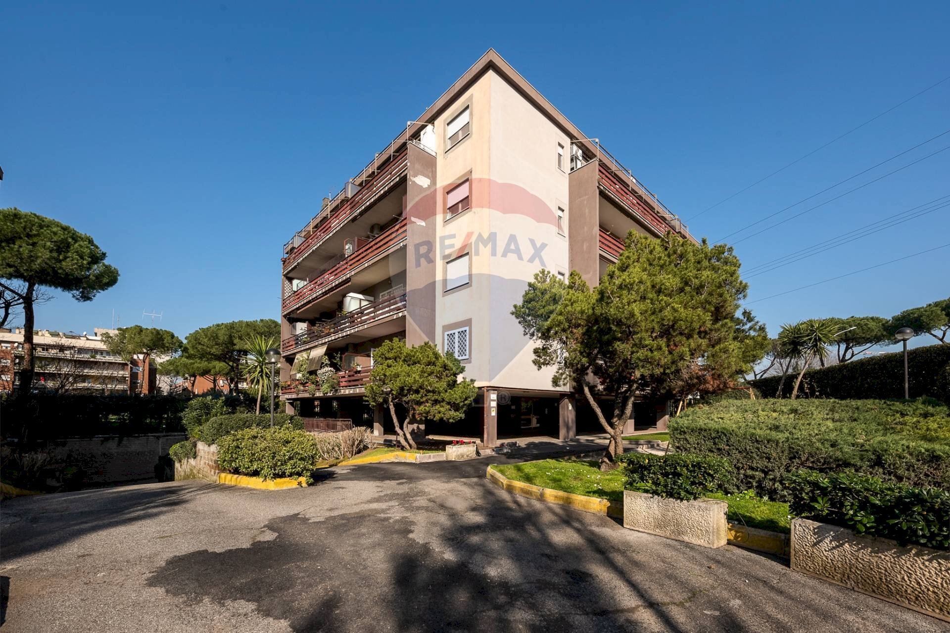 Three-room apartment Viale Bruno Pelizzi, Roma (neighborhood Cinecittà) - photo 1