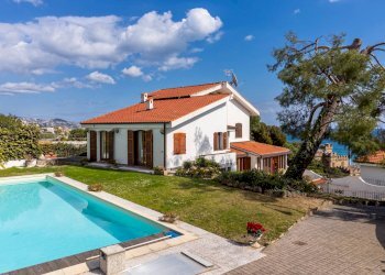 Villa Unifamiliare via Padre Giovanni Semeria, Sanremo - foto 1