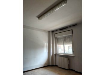 Trilocale Asti - foto 9