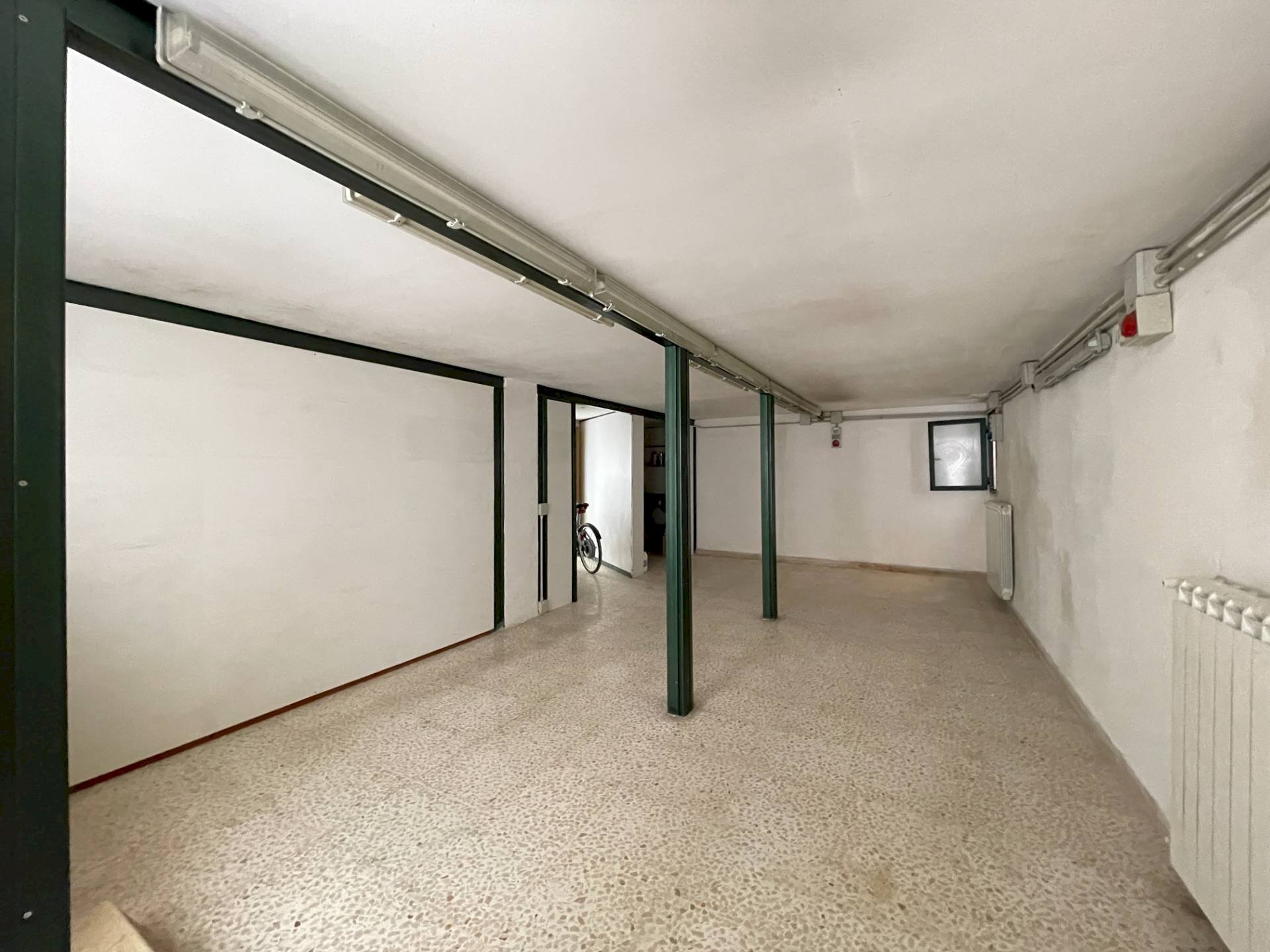 Shop Via Alfonso Di Vestea, Pescara - photo 3