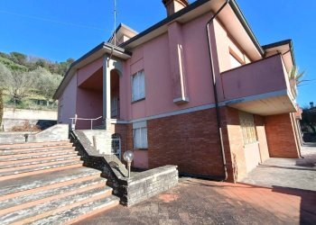 Facciata - Villa via Luigi Galvani, Montelupo Fiorentino - foto 2