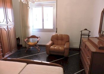 Camera da letto - Trilocale corso Ferdinando Magellano, 6, Genova (zona Sampierdarena) - foto 9