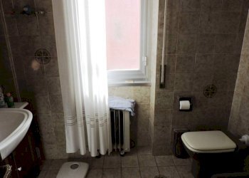 Bagno - Trilocale corso Ferdinando Magellano, 6, Genova (zona Sampierdarena) - foto 15