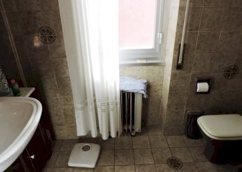 Bagno - Trilocale corso Ferdinando Magellano, 6, Genova (zona Sampierdarena) - foto 17