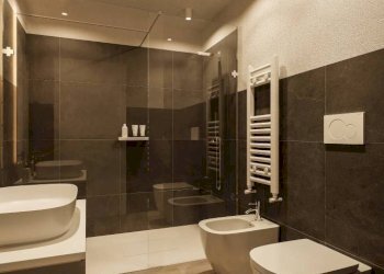 Bagno - Quadrilocale via Santo Stefano, 103, Bologna (zona Centro Storico) - foto 3