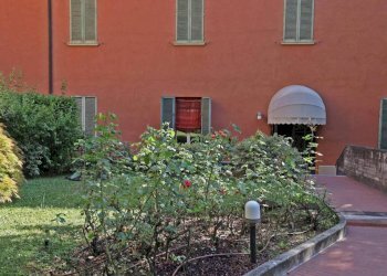 Giardino - Ufficio via Santo Stefano, 103, Bologna (zona Centro Storico) - foto 4