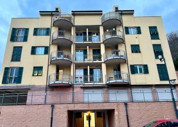 Facciata - Trilocale via San Biagio di Valpolcevera, 20M, Genova (zona Pontedecimo) - foto 3