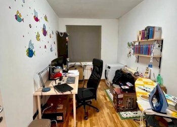 Stanza arredata - Trilocale via San Biagio di Valpolcevera, 20M, Genova (zona Pontedecimo) - foto 13