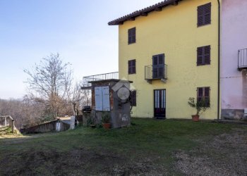 Semi-detached house Piazza umberto I, Marentino - photo 1