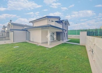 Villa Via Rita Levi Montalcini, Cassano d'Adda - photo 1