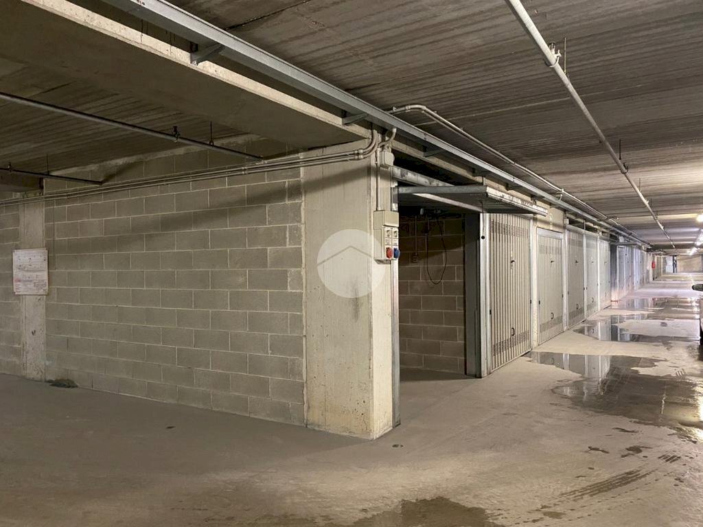 Box Piazza Vittorio Veneto, Fossano - foto 3