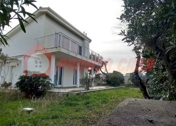 Villa Unifamiliare Via Reggio Calabria, Ischitella - foto 3