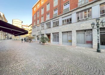 Shop Via Stampatori, Torino (neighborhood Centro) - photo 1