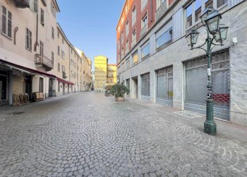 Shop Via Stampatori, Torino (neighborhood Centro) - photo 2