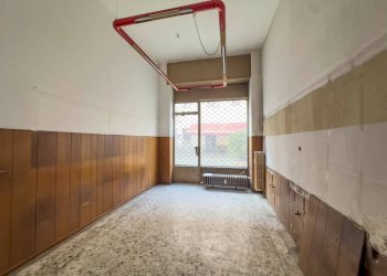 Shop Via Stampatori, Torino (neighborhood Centro) - photo 7