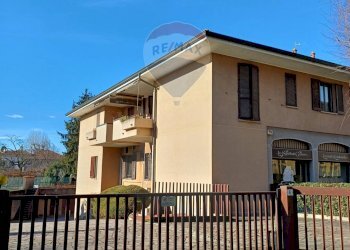 Four-room apartment Robbiate - photo 19