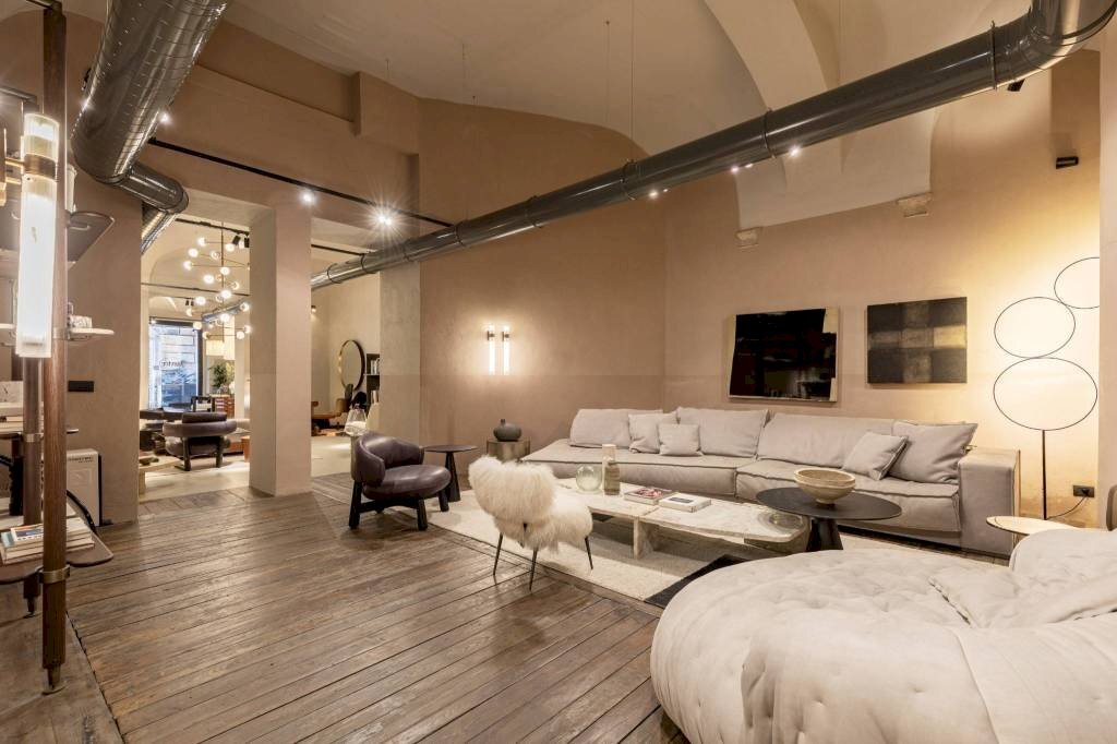 Salone - Shop via Monterone, 2, Roma (neighborhood Centro Storico) - photo 3