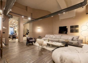 Salone - Shop via Monterone, 2, Roma (neighborhood Centro Storico) - photo 3