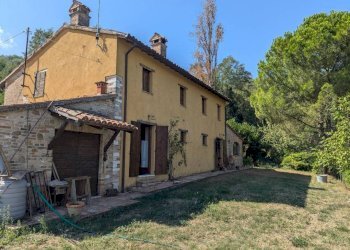 Facciata - Rustico strada Provinciale Monteguiduccio, Montefelcino - foto 1