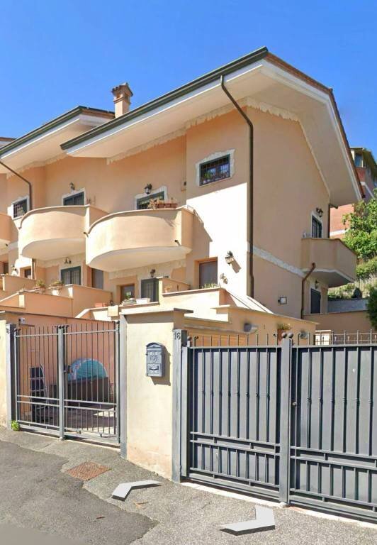 Facciata - Villa via Girolamo Baruffaldi, Roma - foto 3