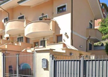 Facciata - Villa via Girolamo Baruffaldi, Roma - foto 3