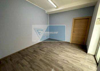 Locale Commerciale Via Piave, Siracusa - foto 9