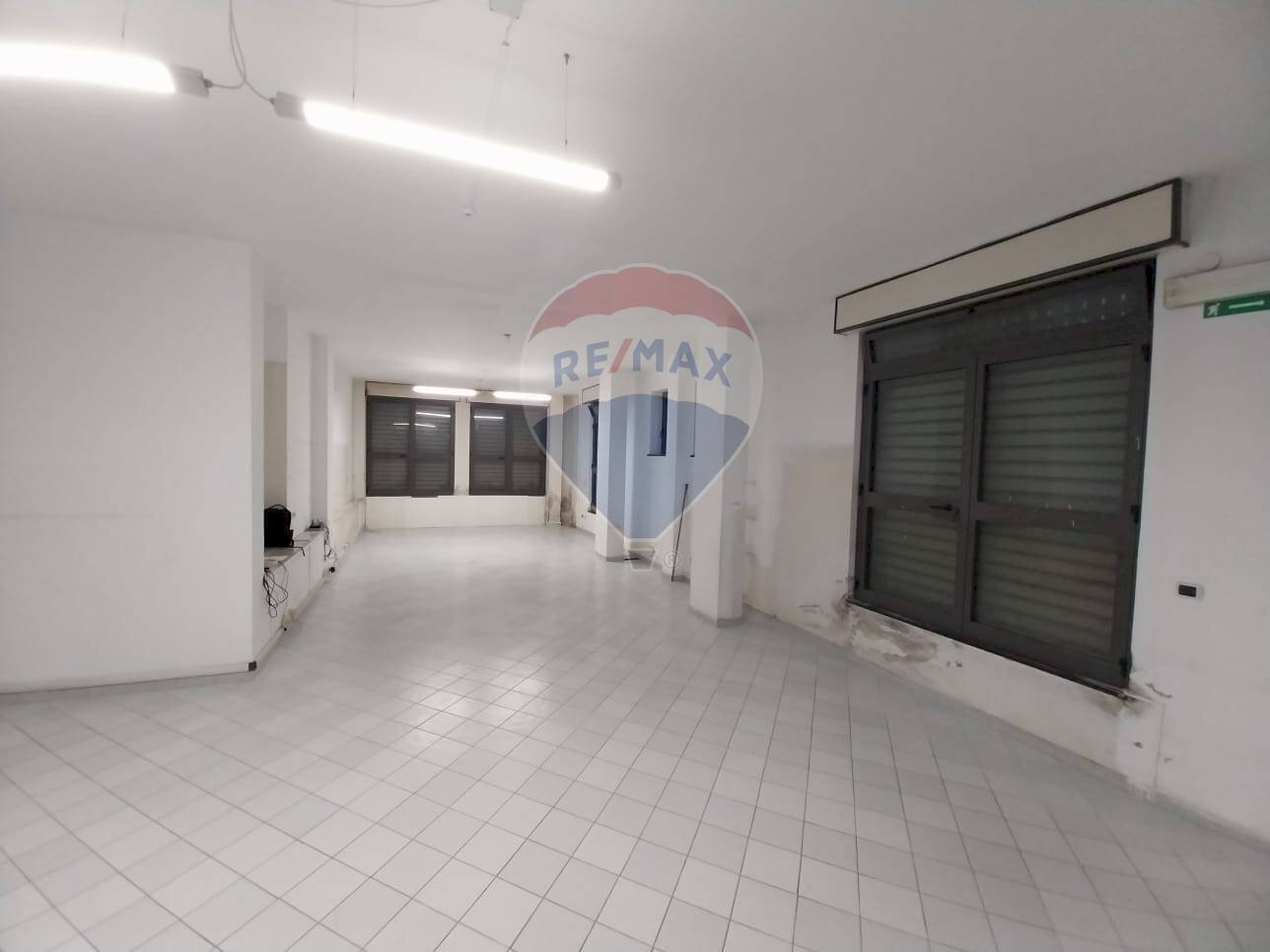 Locale Commerciale Via Crispi, Salerno - foto 2