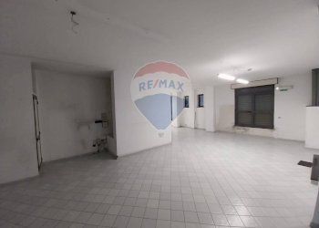 Locale Commerciale Via Crispi, Salerno - foto 7