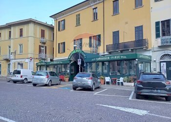 Commercial Activity Piazza Paracchini, Dongo - photo 1