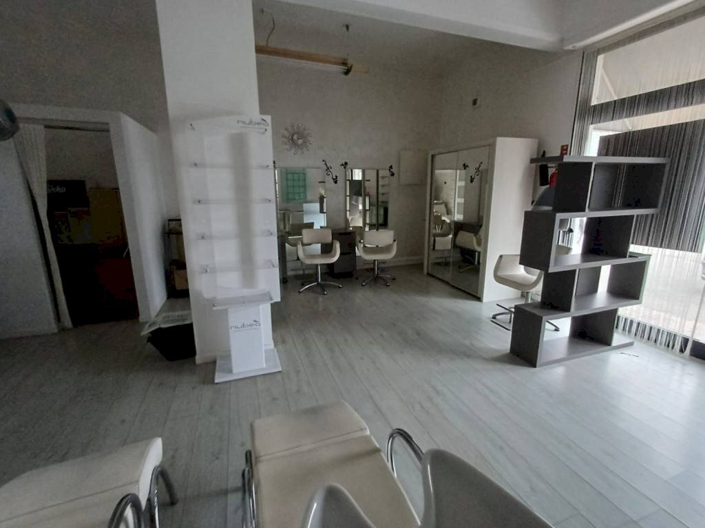 Interno non residenziale - Negozio via Boves, Soliera - foto 2