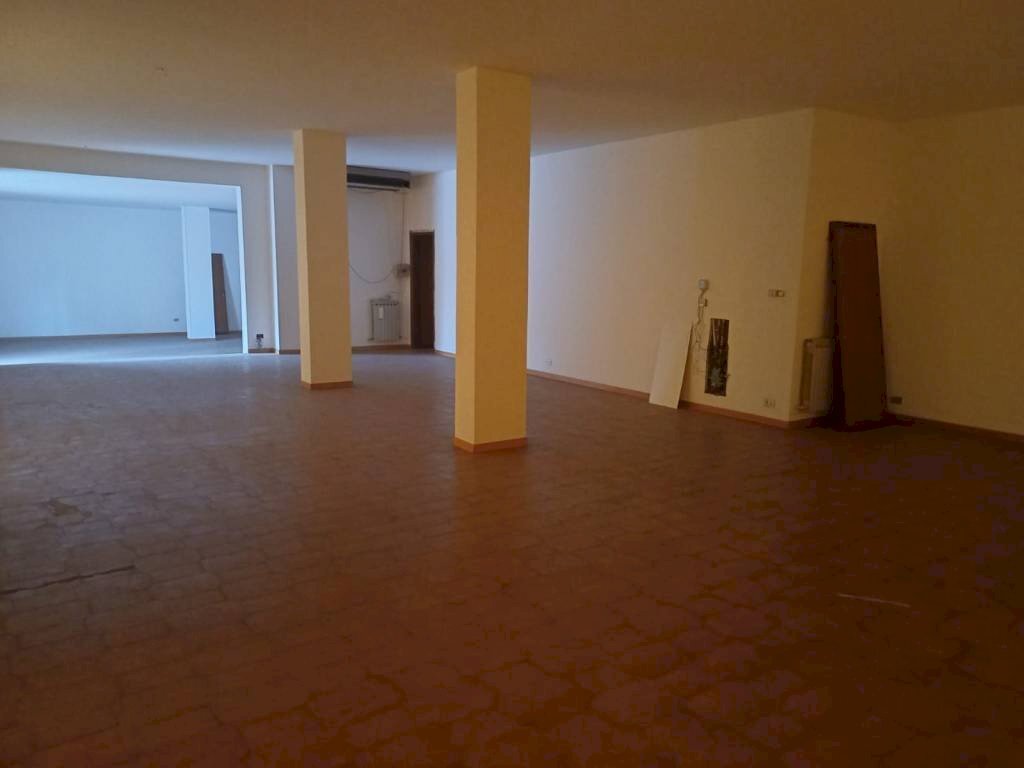 Stanza non arredata - Negozio viale Edmondo De Amicis, Carpi - foto 1