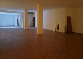 Stanza non arredata - Negozio viale Edmondo De Amicis, Carpi - foto 1