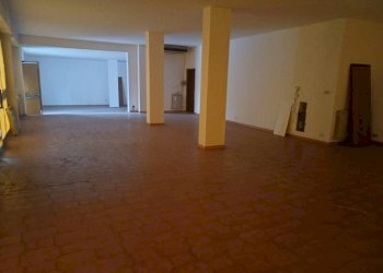 Stanza non arredata - Negozio viale Edmondo De Amicis, Carpi - foto 3