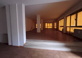 Interno non residenziale - Negozio viale Edmondo De Amicis, Carpi - foto 6