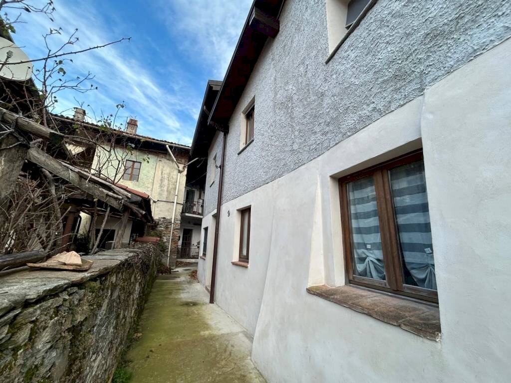 Ingresso - Casa indipendente via San Rocco, 27, Porto Valtravaglia - foto 1