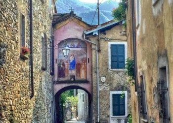 Zona - Casa indipendente via San Rocco, 27, Porto Valtravaglia - foto 2