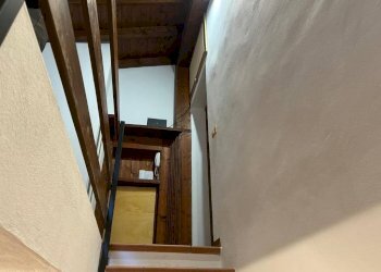 Interno palazzo - Casa indipendente via San Rocco, 27, Porto Valtravaglia - foto 17