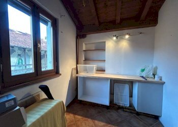 Stanza arredata - Casa indipendente via San Rocco, 27, Porto Valtravaglia - foto 33