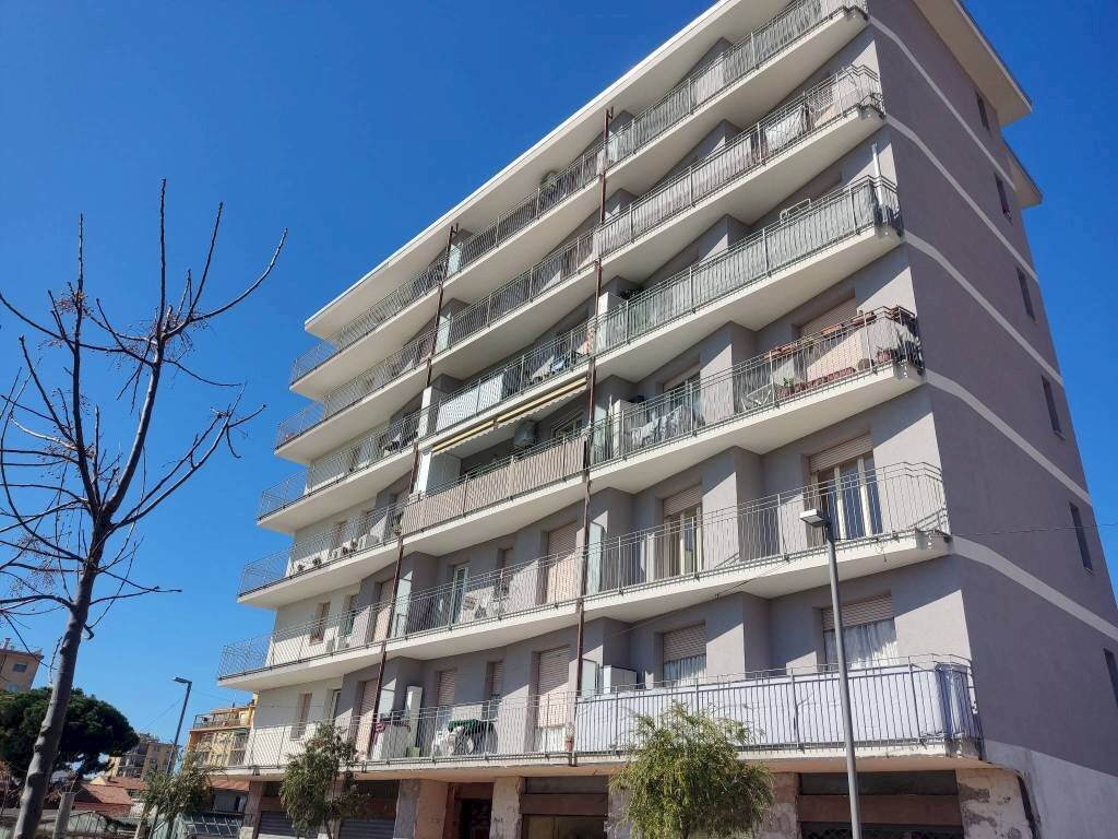 Facciata - Trilocale via Don Giovanni Bosco, Vallecrosia - foto 2